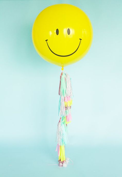 Don't Worry Be Happy Tassel Garland, OR Balloon garland (Free Shipping) Emoji Balloon, Balloon Pictures, Face Cute, Don't Worry Be Happy, Emoji Party, Big Balloons, Lovely Smile, Cute Emoji, Tassel Garland