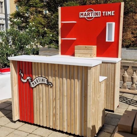 Mobile bar for events. Completely made from wood #martini #bar #events #cocktails #cocktailbar Mobile Bar Design Ideas, Bar For Events, Bar Events, Mobile Cocktail Bar, Bar Mobile, Mobile Cart, Martini Bar, Bar Exterior, Dj Booth