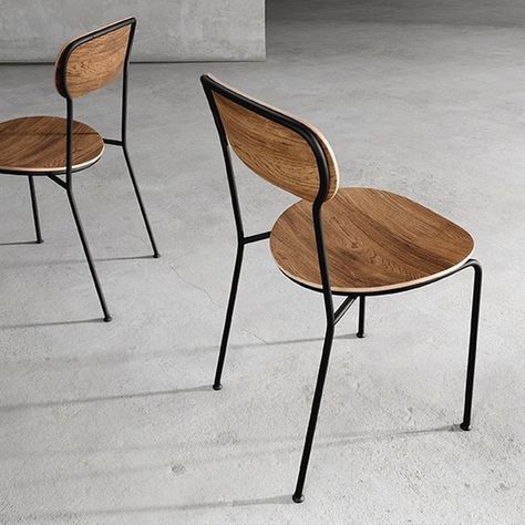 Chair Cafe Design, Restaurant Chairs Design, Metal And Wood Chairs, Kursi Outdoor, Industrial Cafe, Stellar Works, Neri Hu, Kursi Bar, Bench Outdoor