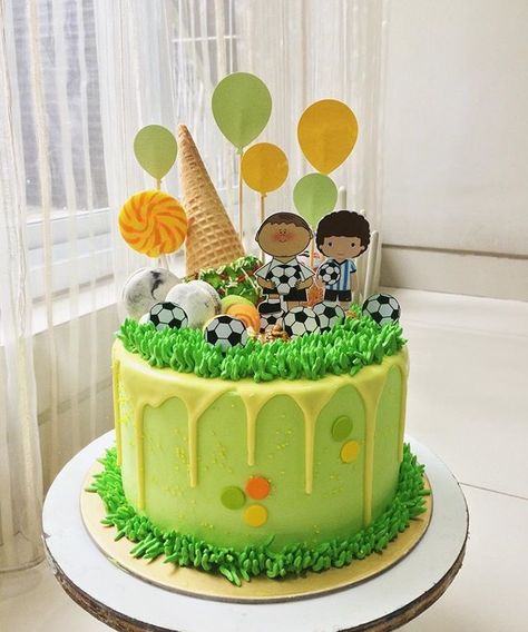 Cake Bola, Soccer Cake, Baby Birthday Cakes, Wallpaper Photos, Iphone Wallpaper Photos, Baby Birthday, Juventus, Birthday Cakes, Iphone Wallpaper