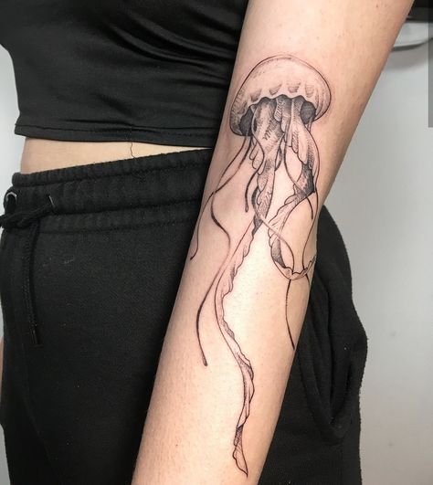 Jellyfish Sketch, Rib Tattoo Placements, Art Jellyfish, 16 Tattoo, Jellyfish Drawing, Funky Tattoos, Jellyfish Design, Crocheted Jellyfish, Jellyfish Tattoo