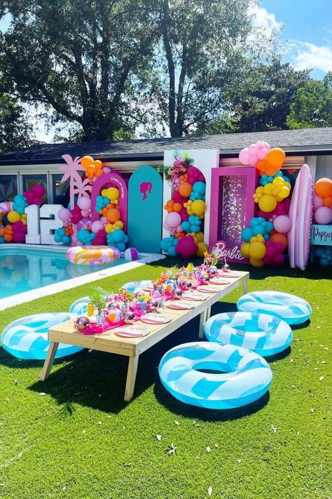 Barbie Teen Pool Party Ideas Malibu Barbie Party, Teen Pool Parties, Barbie Birthday Party Ideas, Barbie Pool, Barbie Pool Party, Barbie Party Decorations, Birthday Barbie, Pool Party Themes, Pool Party Kids