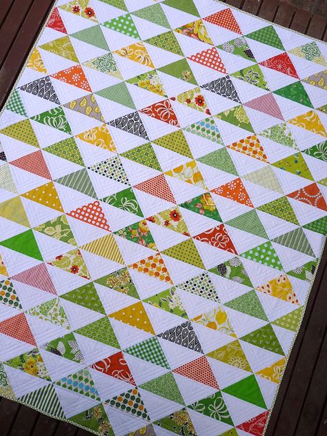 Citrus Quilt, Half Square Triangles Tutorial, Mosaic Quilt, Pinwheel Quilts, Hst Quilt, Hst Quilts, Half Square Triangle Quilts Pattern, Colchas Quilting, Charm Quilts