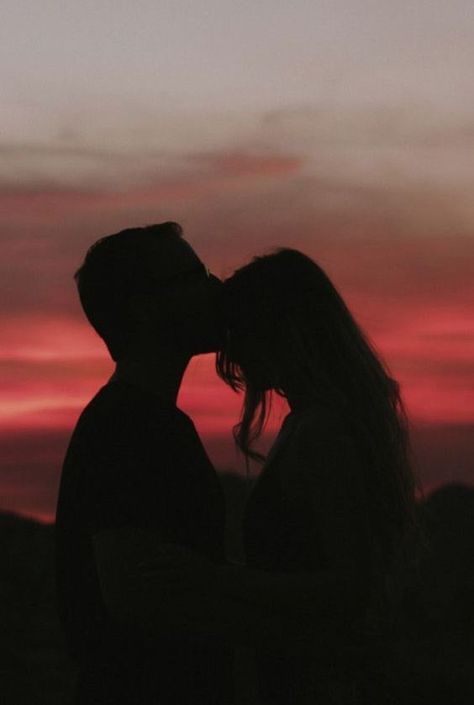 Sweet Relationship Aesthetic, Aesthetic Design Ideas, Couple Sunset, Dp Picture, Book Cover Artwork, Couple Silhouette, Outdoor Couple, Home Decor Aesthetic, Cute Galaxy Wallpaper