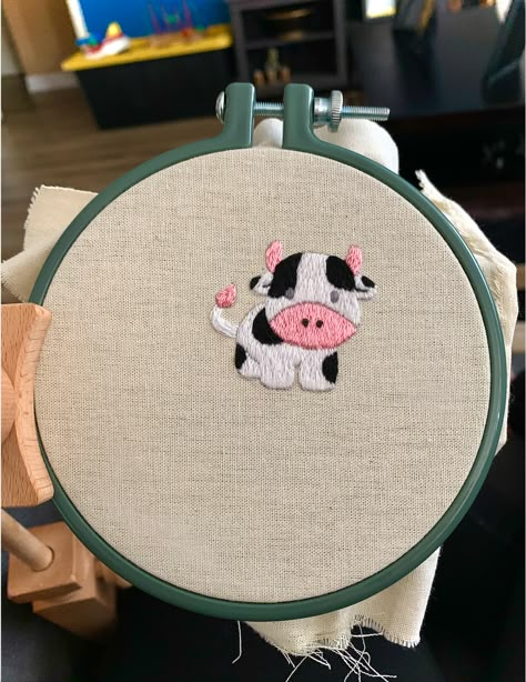 Cow Embroidery Design Free Pattern, Cow Hand Embroidery, Cow Embroidery, Cute Embroidery Designs, Simple Embroidery Designs, Hand Embroidery Projects, Learn Embroidery, Hat Embroidery, Simple Embroidery