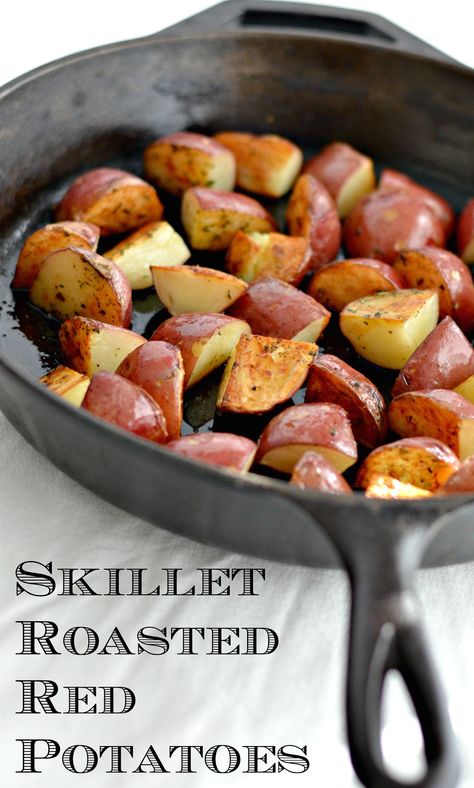 Who doesn't love those roasted little red potatoes at weddings? This side dish takes no time to prepare and comes out perfect every time. Rosemary Red Potatoes, Cast Iron Skillet Cooking, Red Potato Recipes, Roasted Red Potatoes, Iron Skillet Recipes, Cast Iron Skillet Recipes, Cast Iron Recipes, Cast Iron Cooking, Skillet Meals