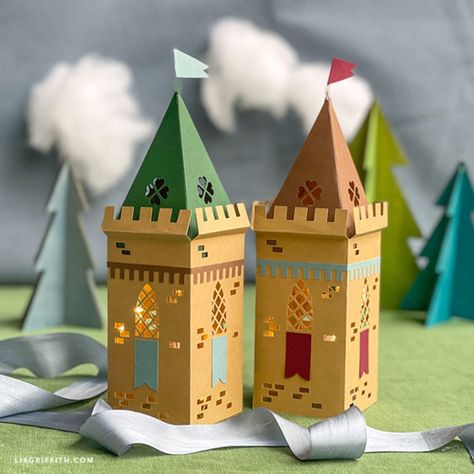 Medieval Diy Crafts, Paper Crafts Svg, Paper Castle, Castle Crafts, Paper Feathers, 3d Svg, Diy Templates, 3d Paper Crafts, 3d Christmas