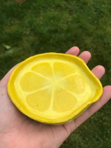 Lemon Clay Tray, Clay Spoon Holder, Clay Jewelry Holder Diy, Modeling Clay Ideas Aesthetic, Spoon Holder Ideas, Clay Jewelry Holder, Jewelry Holder Diy, Clay Spoon, Diy Terrazzo