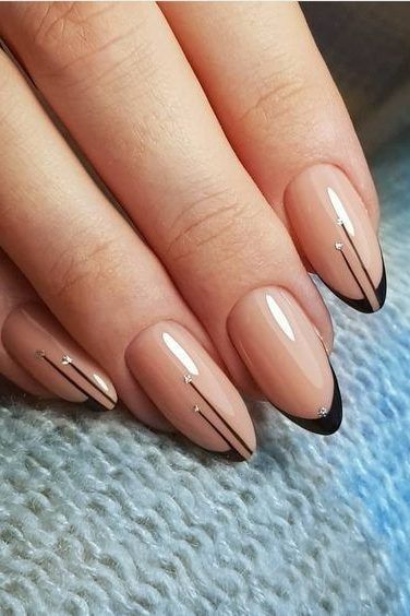 Minalistic Nails, Edgy Spring Nails 2023, Very Short Round Nails Gel, Abstract Nail Ideas, Minimalist Nail Art Lines, Short Stiletto Nail Art, Minimalist Nail Design, Ongles Beiges, Manicured Nails