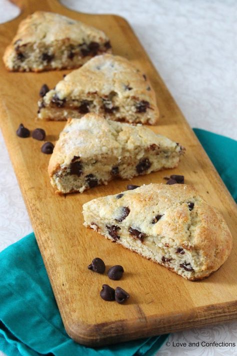 Chocolate Chip Scones, Raspberry Scones, Scone Recipes, Scones Ingredients, Bisquick Recipes, Chocolate Chip Recipes, Tea Sandwiches, Semi Sweet Chocolate Chips, Quick Breads