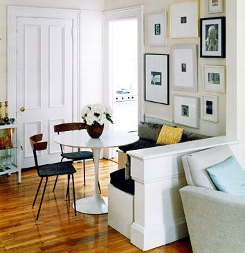 white eat in kitchen nook- dining Foyer Inspiration, Banquette Ideas, Dining Banquette, Kitchen Banquette, Pony Wall, Domestic Bliss, Breakfast Nooks, Inspiring Interiors, Banquette Seating