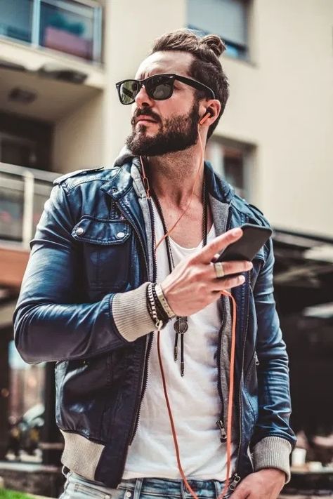 The 20 Definitive Style Rules for Men Over 40 | Best Life Chain Men Outfit, Hipster Style Outfits, Rules For Men, Fashion For Men Over 40, Winter Night Outfit, Gold Chain Men, Men's Hipster Style, Men Fashion Classy