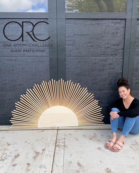 LAUREN BURKE | Design & DIY on Instagram: “Celebrating the end of week 1 of the @oneroomchallenge ! The sun headboard for Isla’s boho nature room is almost done and I’m loving how…” Diy Circle Headboard, Headboard Diy Boho, Boho Bedroom Headboard, Diy Round Headboard, Boho Diy Headboard Ideas, Diy Boho Bed Frame, Diy Headboard Boho, Sunburst Headboard Diy, Sunburst Closet Door Diy