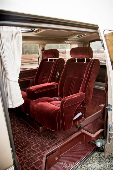 70s Car Interior, Toyota Hiace Super Custom, Velvet Car, Custom Car Seats, Car Detail, 70s Cars, Luxury Van, Vw T4, Car Upholstery