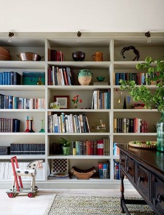 Bookshelf Banquette, Lonika Chande, Living Colors, Decor Ideas Kitchen, Paint And Paper Library, Pantry Organizers, Shaker Kitchen Cabinets, Inspiration Kitchen, Rattan Coffee Table