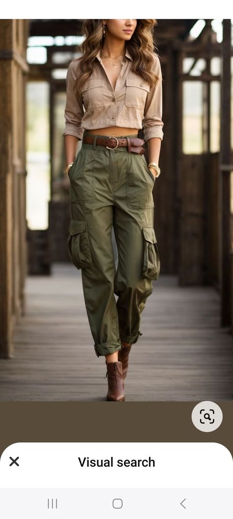 Women Cargo Pants Outfit, Olive Green Pants Outfit, Trendy Cargo Pants, Green Cargo Pants Outfit, Green Pants Outfit, Women's Cargo Pants, Paperbag Hose, Cargo Outfit, Cargo Pants Outfits