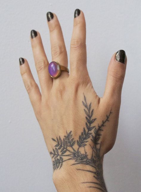 Partial Hand Tattoo, Plant Hand Tattoo, Nature Hand Tattoo, Bramble Tattoo, Temporary Tattoos Diy, Ivy Tattoo, Thumb Tattoos, Hand Tats, Vine Tattoos