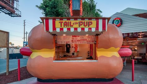 The 7 Wackiest Restaurants In Southern California Where Dining Is A Blast Gothic Bar, California Restaurants, Food Fest, Hot Dog Stand, Coffee Container, Santa Monica Blvd, Los Angeles Restaurants, Unique Cocktails, West Hollywood California