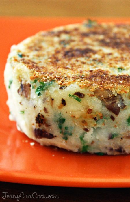 Sardine Cakes recipe from Jenny Jones (JennyCanCook.com) - Quick and easy healthy fish cakes. #JennyJones #JennyCanCook #sardines Sardine Cakes, Sardine Patties, Sardine Recipes Canned, Canned Fish Recipes, Jenny Can Cook, Sardine Recipes, Canned Fish, Potato Patties, Fish Cakes