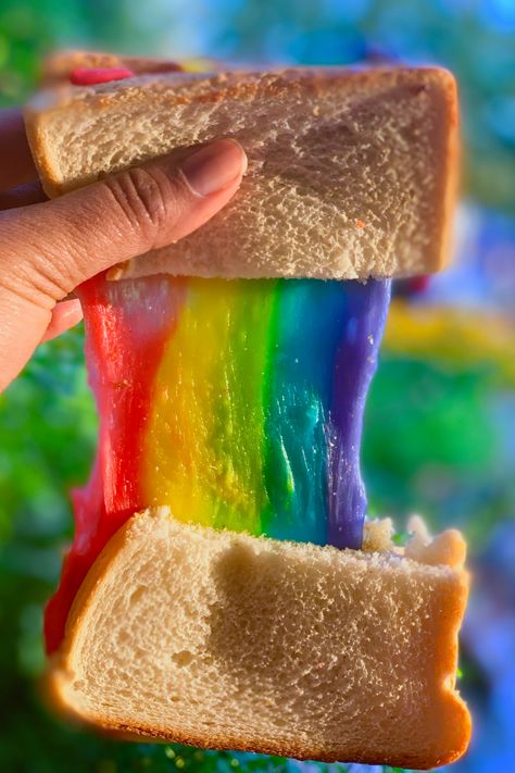 Rainbow Grilled Cheese, Neon Food Coloring, Rainbow Snacks, Rainbow Desserts, Vegetarian Meals For Kids, Impressive Recipes, Cheese Tasting, Rainbow Food, Grilled Sandwich