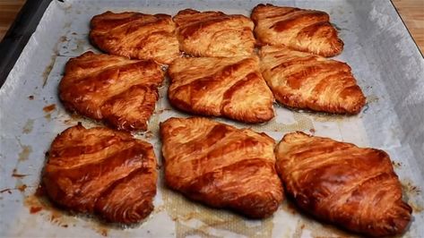 Sorry TikTok, But These Flat Croissants Aren’t Anything New Flat Croissant Recipe, Flattened Croissant, Flat Croissant, Croissant Recipe, Cronut, Trending Flats, Fast Food Restaurant, Food Trends, Recipe Collection