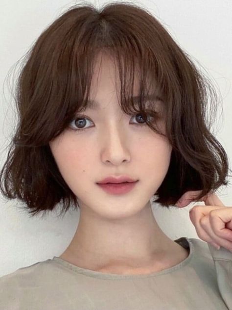 Parted Curtain Bangs, Digital Perm Short Hair, Korean Hairstyle Ideas, Bang Styles, Bangs Wispy, Ulzzang Short Hair, Bangs Side, Air Bangs, Chic Short Hair