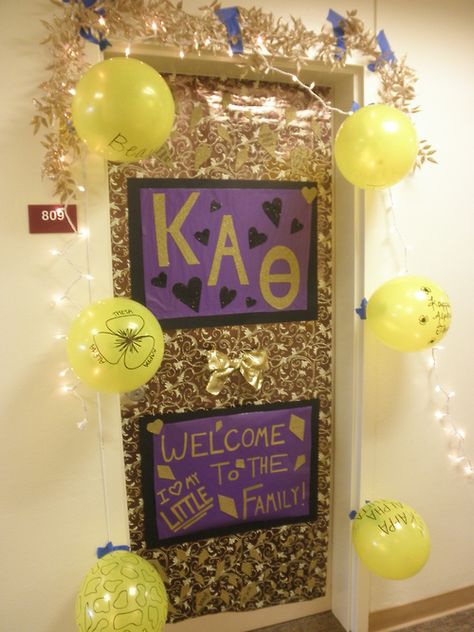 Cheer Camp Door Decorations, Door Decorations College, Sparkly Background, Trendy Door, Cheer Camp, Theta Phi Alpha, College Sorority, Sorority Bid Day, Big Little Gifts