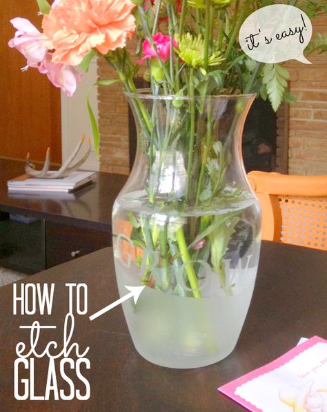 Handmade Mothers Day Gifts Glass Etching Tutorial, Adorable Crafts, Vase Diy, Glass Diy, Diy Ikea, Diy Vase, Décor Diy, Mothers Day Crafts, Etched Glass