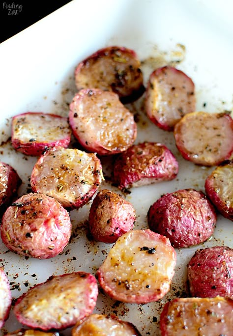 On a low carb diet and can't have potatoes? Don't like raw radishes? Try roasted radishes instead! Learn all about radishes and how this roasted radishes recipe is a great substitute for potatoes. Once roasted, these fresh radishes lose their spicy, peppery flavor and taste great with a dollop of sour cream! Substitute For Potatoes, Roasted Radishes Recipe, Roasted Radish, Radishes Recipe, Radish Recipe, Keto Veggies, Radish Greens, Autumn Side Dishes, Daikon Radish