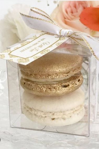 Macaroon Wedding Favors, Macaroon Favors, Macaron Wedding, Wedding Table Toppers, Wedding Macarons, Homemade Wedding Favors, Indian Wedding Favors, Edible Wedding Favors, Best Wedding Favors