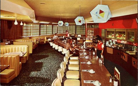 The Ramada inn Coffee Shop, Los Angeles Airport Motor Lodge, Googie Architecture, Vintage Diner, Atomic Ranch, Vintage Hotels, Mid Century Living, Vintage Restaurant, Mid Century Modern Interiors, Soda Fountain