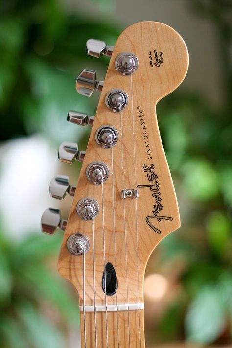 Pure and simple, this instrument features classic Fender tone styling that evokes and honors the timeless Fender mainstays that came before it and contributed crucial DNA. From the quietest chord to the loudest note, and from the rear strap button to the top of the headstock, it’s the very essence of classic Fender design. Guitar Pictures, White Electric Guitar, Famous Guitarists, Head Photo, Guitar Images, Black Electric Guitar, Fender Strat, Bass Ukulele, Stratocaster Guitar