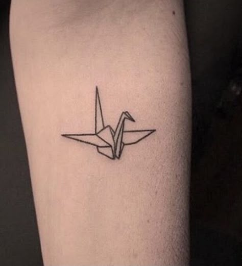 Paper Crane Tattoo Minimalist, Prison Break Tattoo Ideas, Prison Break Tattoo, Origami Crane Tattoo, Tattoo Crane, Paper Crane Tattoo, Origami Unicorn, Swan Tattoo, Origami Tattoo