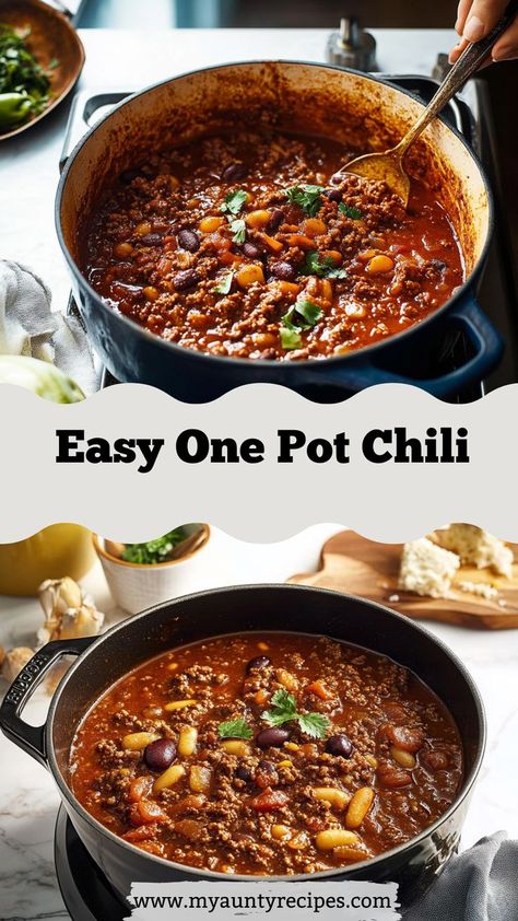 Dive into a bowl of the ultimate one pot chili, bursting with flavor and warmth. This recipe combines ground beef, kidney beans, and a medley of spices, making it the perfect comfort food. Serve with cheese and sour cream for an extra touch of indulgence! One Pot Chili Recipe, Kidney Bean Recipes, One Pot Chili, Quick Chili, Chili With Beans, Recipes With Kidney Beans, Beef Kidney, Ground Beef Chili, With Cornbread