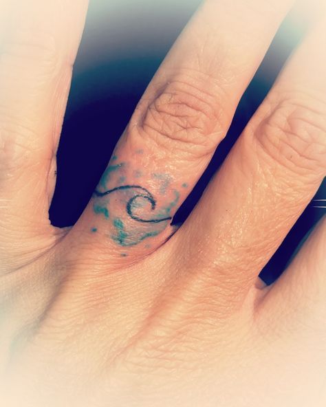 Wave Wedding Ring Tattoo, Wave Name Tattoo, Watercolor Finger Tattoo, Finger Wave Tattoo, Wave Ring Tattoo, Watercolor Wave Tattoo, Tattoo Wave, Beachy Tattoos, Ring Tattoo Designs