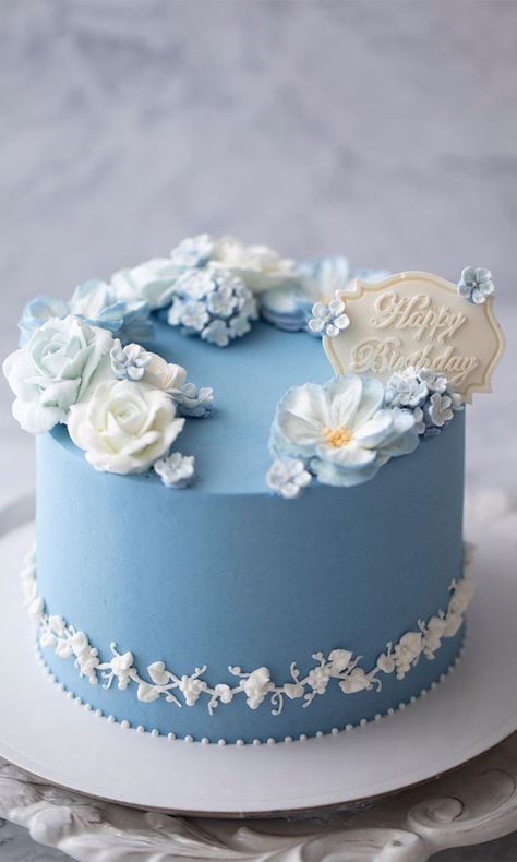 Textured Wedding Cakes, Cake With Flowers, Fondant Cake Designs, Cake Decorating Frosting, Creative Birthday Cakes, Simple Birthday Cake, Cake Decorating Designs, Think Food, Pretty Birthday Cakes