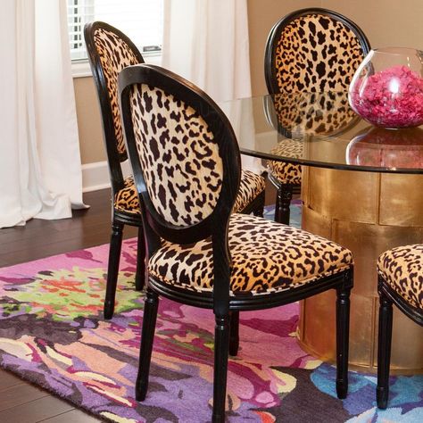 One of my favorite formulas for designing a fabulous dining room...Leopard dining chairs🐆 + gold leaf dining table ✨ +bold floral rug 🌸= timeless glamour 💗 #girlrockyourspace #beboldbebright #morepinkplease #leopardprintisaneutral #studioten25 #glamschool 📸 @melaniejohnsonphoto Leopard Dining Room, Goth Dining Room, Dining Chairs Gold, Leopard Print Chair, Glam Dining Chairs, Animal Print Furniture, Chic Dining Room, Hard To Say Goodbye, Dining Room Table Chairs