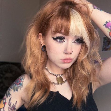 g. hosty / t a y l o r ♡ on Instagram: “hi my name is taylor and I am sick of people using my photos to catfish people 🧡 especially for multiple years. seek help ✨” Bicolor Bangs, Longish Hair, Hair Motivation, Airbrush App, Hippie Hair, Alternative Makeup, Makeup Clothes, Alternative Hair, Hair Color And Cut