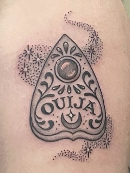 Oujia Board Tattoos, Ouija Planchette Tattoo, Ouija Board Tattoo, Planchette Tattoo, Ouija Tattoo, Hibiscus Flower Tattoos, Goth Tattoo, Hibiscus Flowers, Pastel Goth