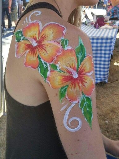 Hibiscus Flower Hawaii Face Paint, Back Painting Body Art, Arm Paint Ideas, Face Painting Images, Face Painting Flowers, Mime Face Paint, Face Painting Tips, Girl Face Painting, Hawaii Flowers