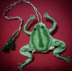 Frog Purse Pattern, Frog Purse, Frog Diy, Frog Bag, Origami Bag, Special K, Crochet Frog, Beautiful Bugs, A Frog