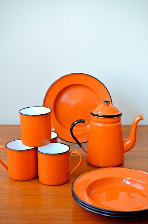 Enamelware International Orange, Japanese Plates, Enamel Ware, Orange Kitchen, Arabia Finland, Vintage Enamelware, Mugs Coffee, Orange Aesthetic, Orange Is The New