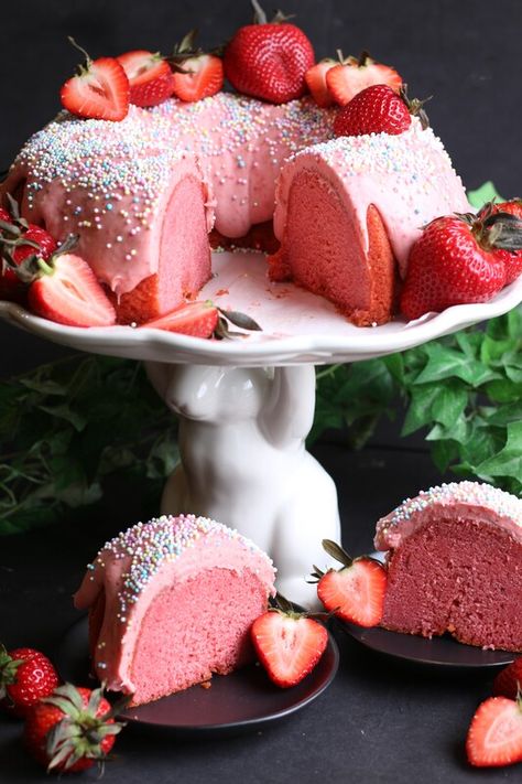 Strawberry Pound Cake with Strawberry Cream Cheese Glaze - Snowflakes & Coffeecakes Cooking School Strawberry Cream Cheese Pound Cake, Bundt Cake Glaze, Strawberry Bundt Cake, Blue Ribbon Award, Pound Cake Glaze, Coconut Cream Cake, Strawberry Icing, Sweet Whipped Cream, Strawberry Pound Cake