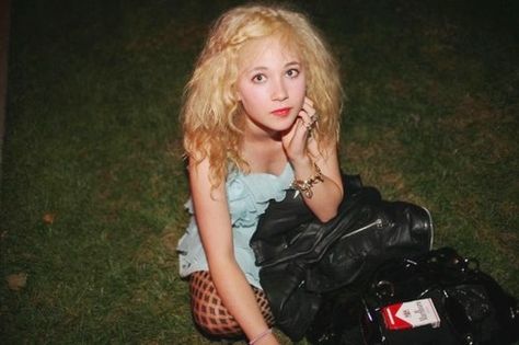 Juno Temple Juno Temple, Alexa Chung Style, Manic Pixie Dream Girl, Indie Sleaze, Prom Hairstyles, Hipster Fashion, Woman Crush, Party Girls, Juno