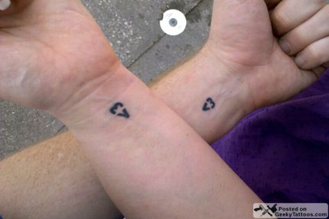 comp love Three Heart Tattoo, 3 Heart Tattoo, Couple Tattoo Heart, Hand Heart Tattoo, Couple Wrist Tattoos, Dogwood Flower Tattoos, Couple Tattoos Love, Best Couple Tattoos, Small Couple Tattoos