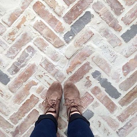 How to Design a Mortar Washed Brick Floor - Hammers N Hugs Washed Brick Floor, Mortar Washed Brick, Chicago Brick, Brick Floor, Brick Pavers, Brick Flooring, Brick Patios, Cool Ideas, Red Bricks