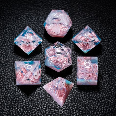 URWizards D&D Resin Engraved Dice Set Mysterious Realm - Paradise - Urwizards Cool Dnd Dice, Dnd Classes, Resin Dice, Dragon Dies, Dnd Stuff, Dungeons And Dragons Dice, Dice Box, Dice Set, Cthulhu