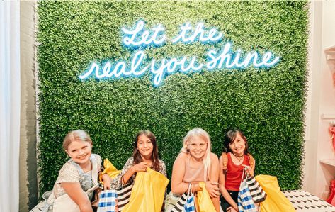 The Ultimate 10-Year-Old Girl's Birthday Party at the Mall - Jane Erica Mall Party Ideas, Shopping Birthday Party Ideas, Mall Madness Birthday Party, Mall Birthday Party, Mall Birthday, Birthday Party Venues, Winter Birthday Parties, Girl Bday Party, At The Mall