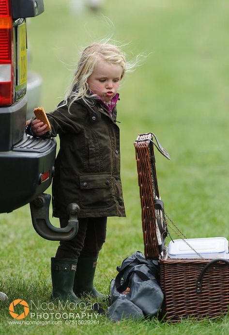 Barbour kids Barbour Kids, Countryside Fashion, Barbour Style, Vogue Kids, Country Attire, Country Kids, Country Fashion, English Country House, Polo Club