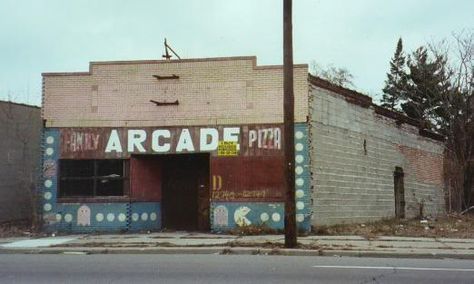 Show us your vintage arcade scans/pictures!!! - KLOV/VAPS Coin-op Videogame, Pinball, Slot Machine, and EM Machine Forums - Hosted by Museum of the Game & IAM Arcade Exterior, Rec Games, Arcade Pics, Abandoned Malls, Salt City, Vintage Arcade, Penny Arcade, Retro Artwork, Retro Arcade